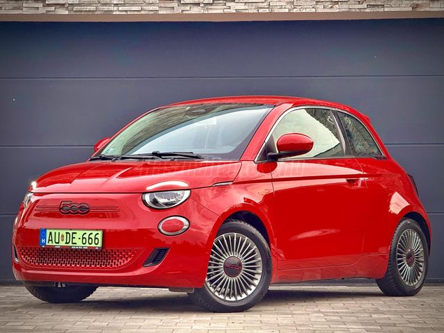 Fiat 500e RED - bélyegkép 4