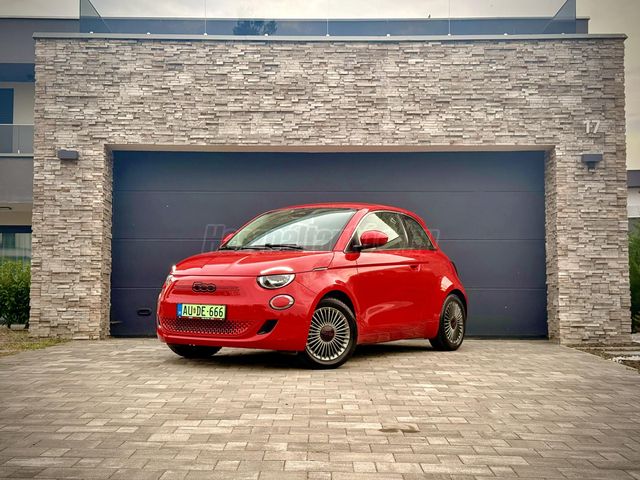 Fiat 500e RED - bélyegkép 6