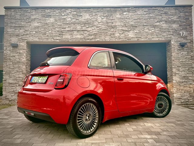 Fiat 500e RED - bélyegkép 8