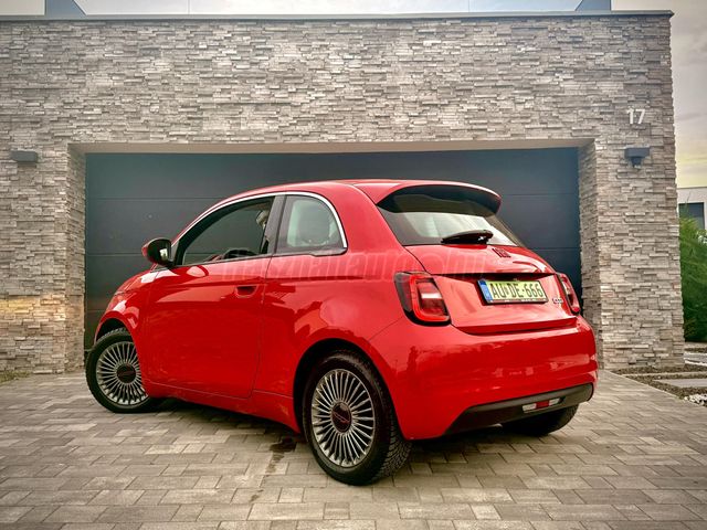 Fiat 500e RED - bélyegkép 11