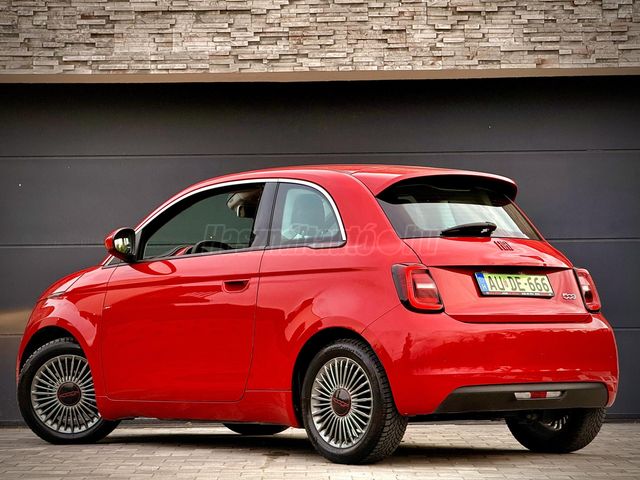 Fiat 500e RED - bélyegkép 12
