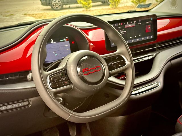 Fiat 500e RED - bélyegkép 14